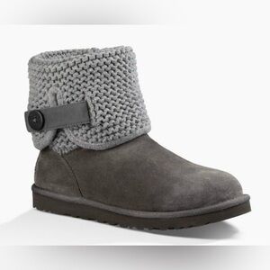 Ugg Australia Shaina Charcoal Grey Sweater
Cuff Boot NWOT